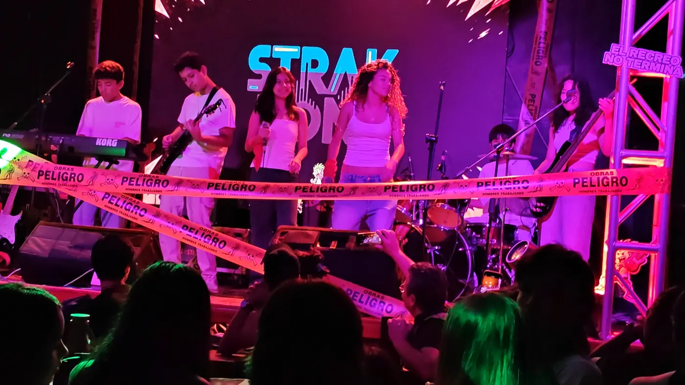 Strak Zone en concierto
